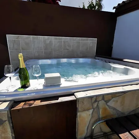 Chalet Familiar Con Piscina Y Jacuzzi Compartidos En Conil, Cerca De La Playa - Es-180-84 Conil De La Frontera