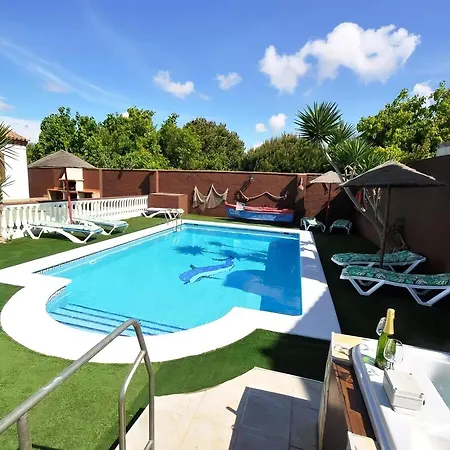 Chalet Familiar Con Piscina Y Jacuzzi Compartidos En Conil, Cerca De La Playa - Es-180-84 Villa Conil De La Frontera