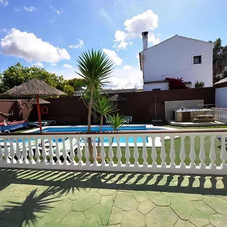 Chalet Familiar Con Piscina Y Jacuzzi Compartidos En Conil, Cerca De La Playa - Es-180-84 Conil De La Frontera